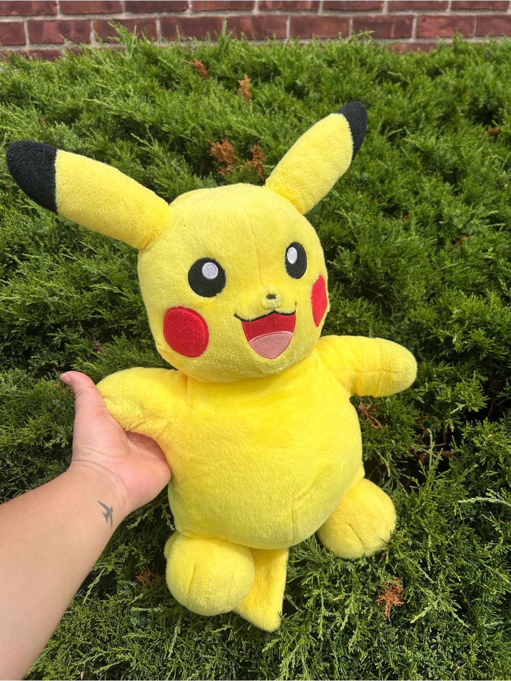 Build a Bear Pokemon Pikachu 18" Plush Nintendo